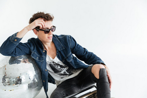 sunglasses-for-young-man