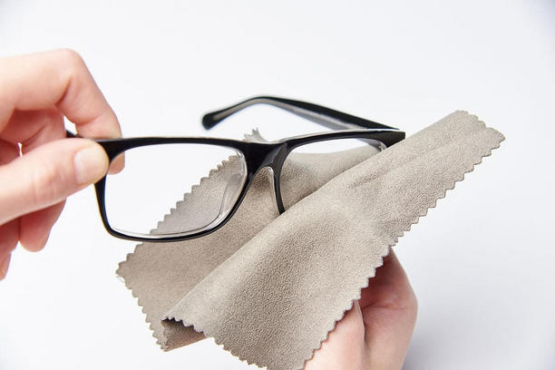 clean-black-square-glasses clean-black-square-glasses