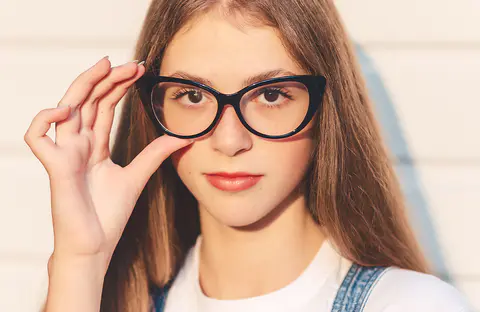 EFE BLOG | What Are the 11 Different Types of Eyeglass Lenses and Their Functions?