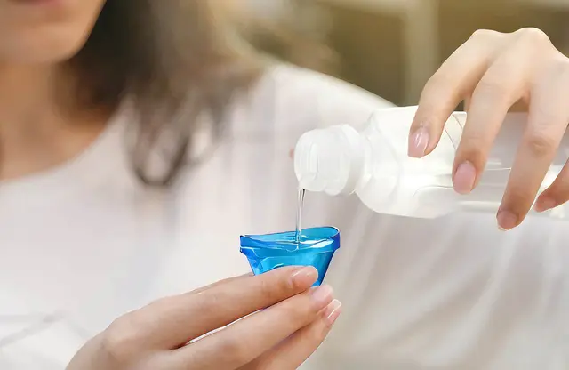 do-eye-wash-solutions-really-help-your-eyes-