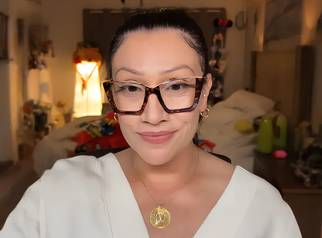 Glasses for Triangle Face