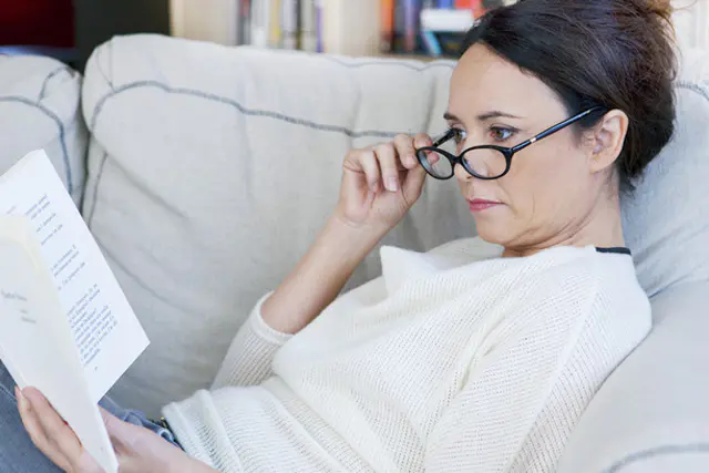 how-to-choose-the-best-bifocal-reading-glasses-for-women-in-2025